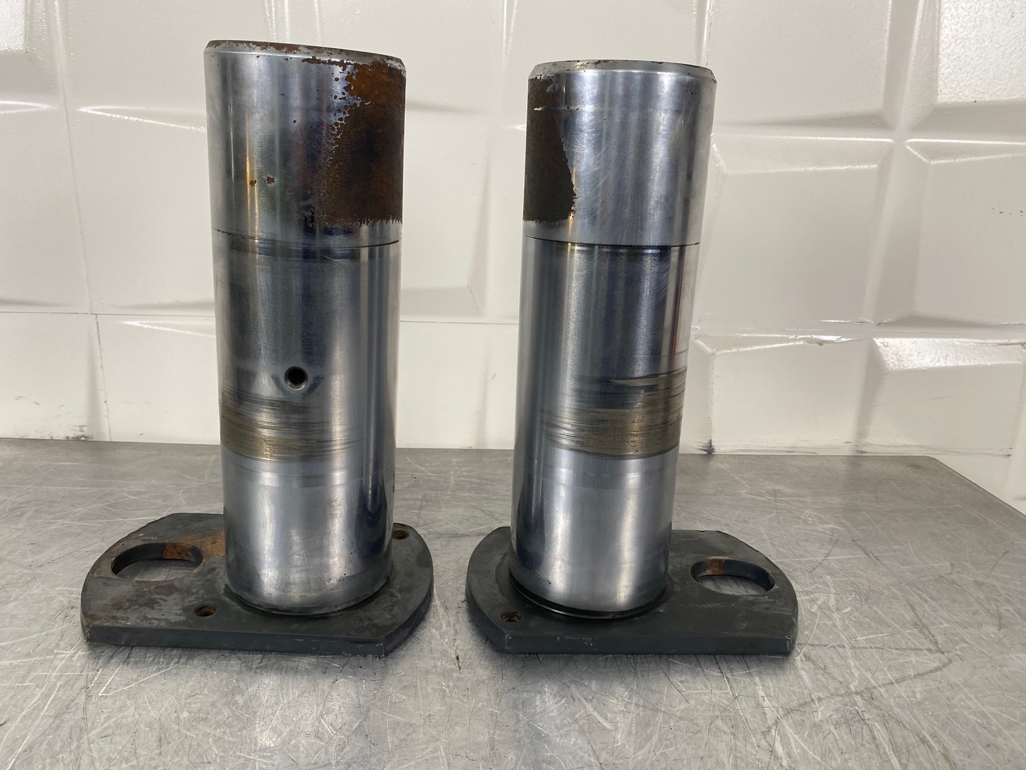 KOMATSU WA380-7 423-70-41710 - BULÓN DE AGARRE DEL CHASIS A LOS BRAZOS - Imagen 4