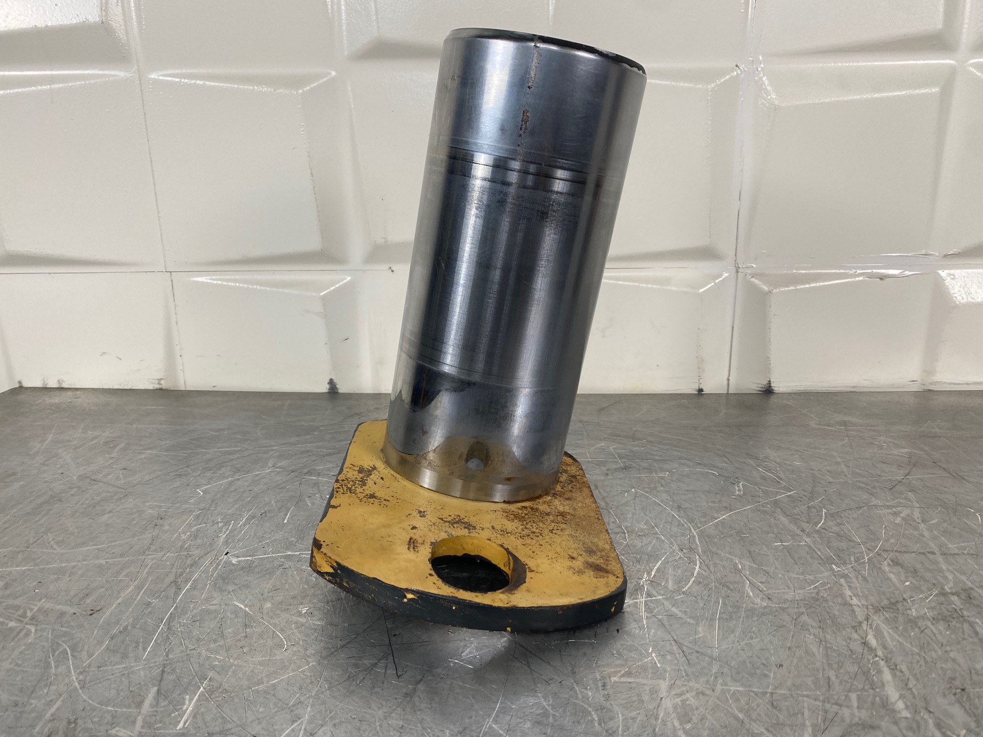 KOMATSU WA380-7 424-70-11950 - BULÓN DE AGARRE DEL CHASIS A LA BOTELLA DE VOLTEO - Imagen 3