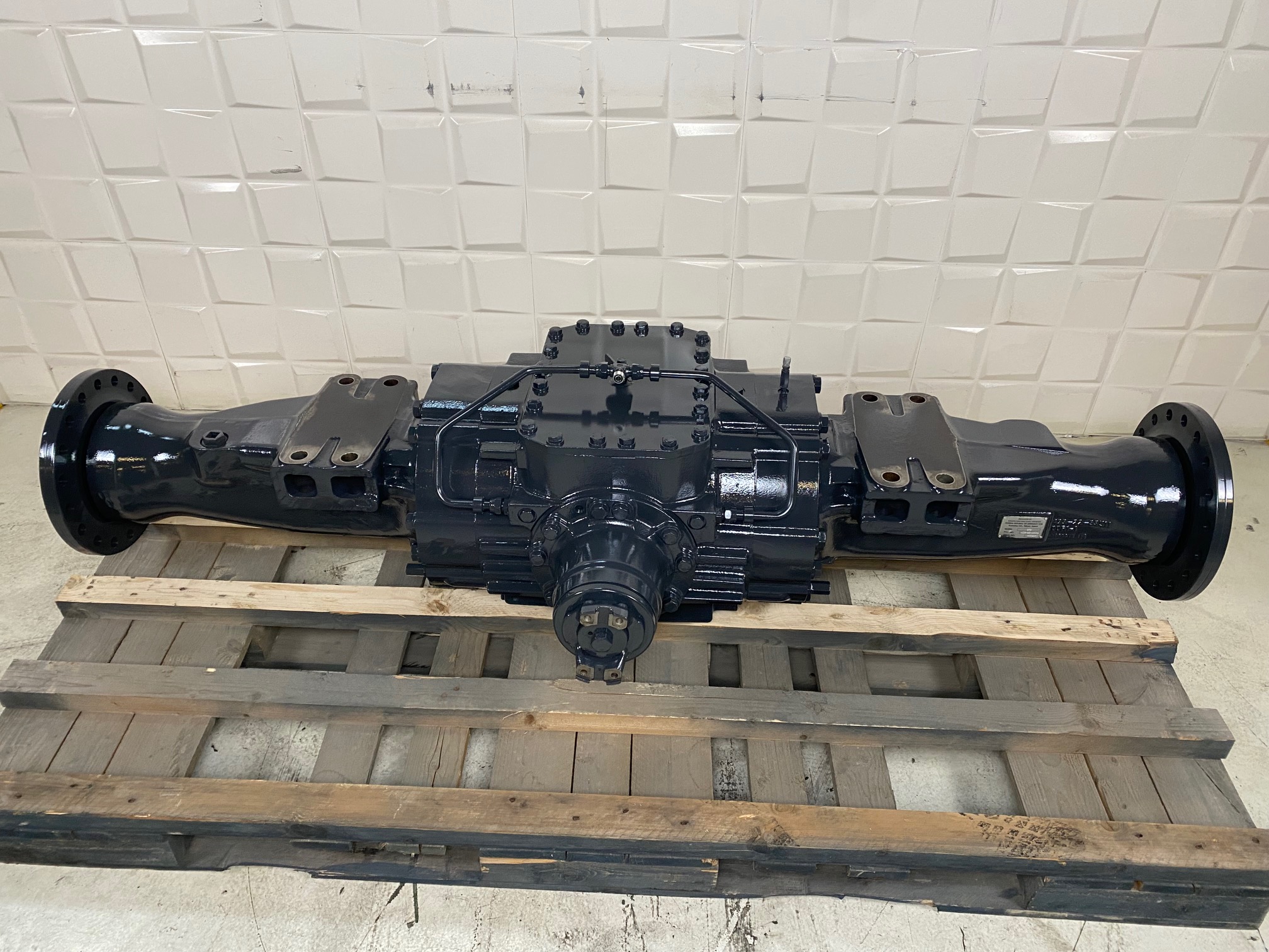 KOMATSU WA380-7 - 423-22-40012 - FRONT AXLE - Image 6