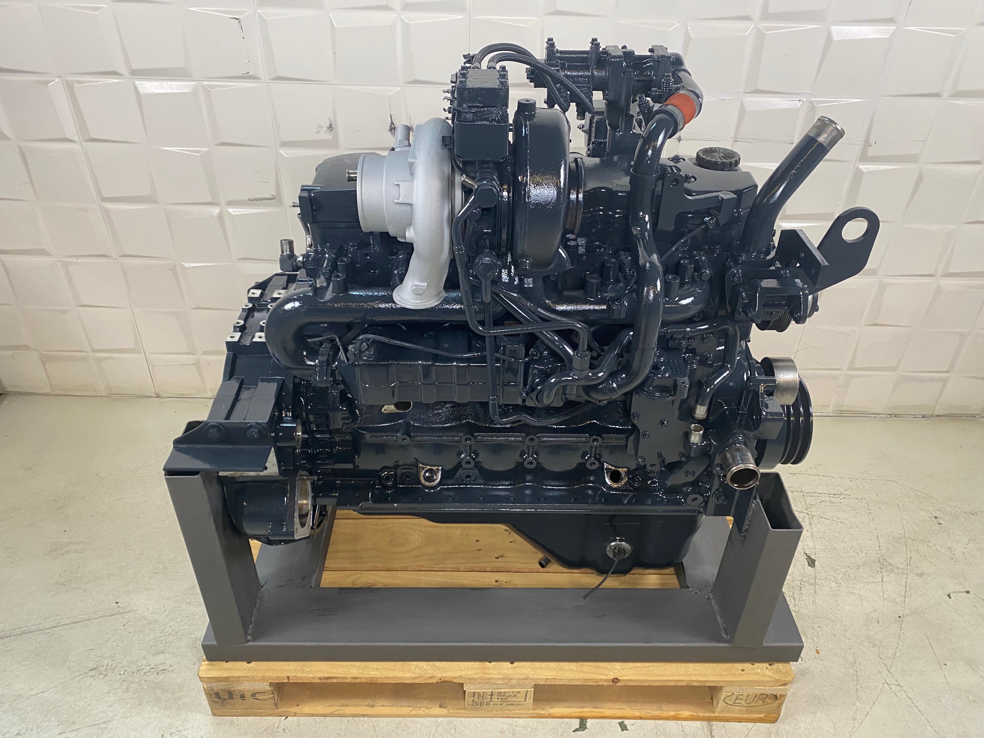 KOMATSU WA380-7 - 6755-C0-HH10 - ENGINE SAA6D107E-2C - Image 6