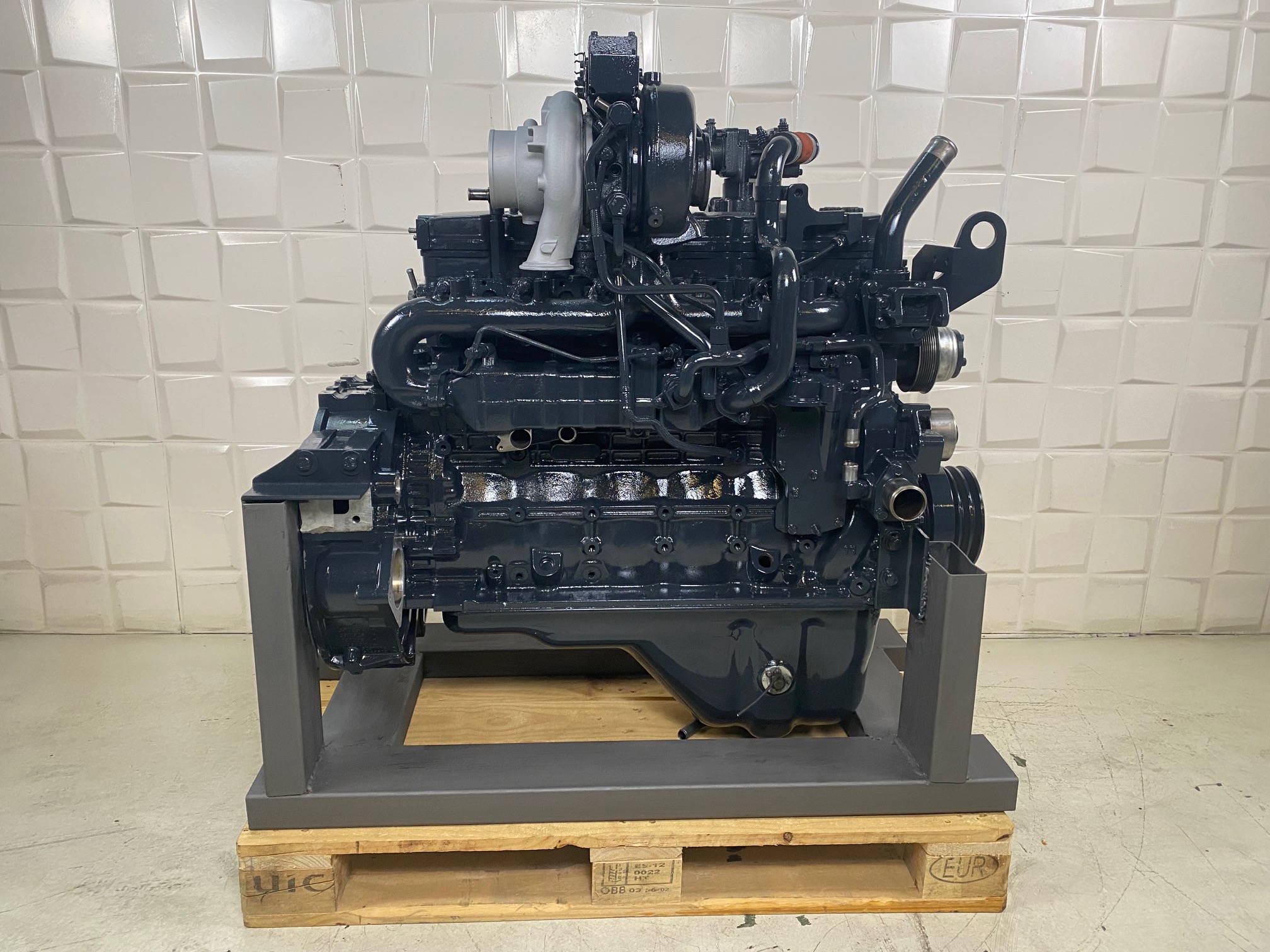 KOMATSU WA380-7 - 6755-C0-HH10 - ENGINE SAA6D107E-2C - Image 7