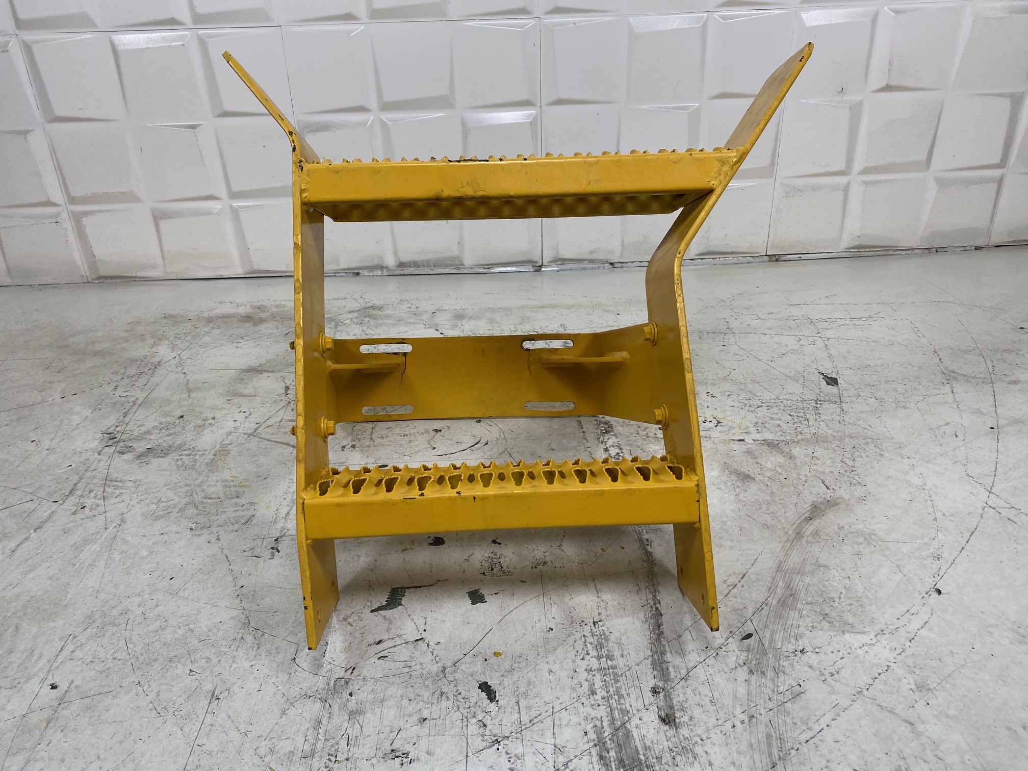 VOLVO L50C 11435492 (*) - ESCALERA DERECHA - Imagen 2