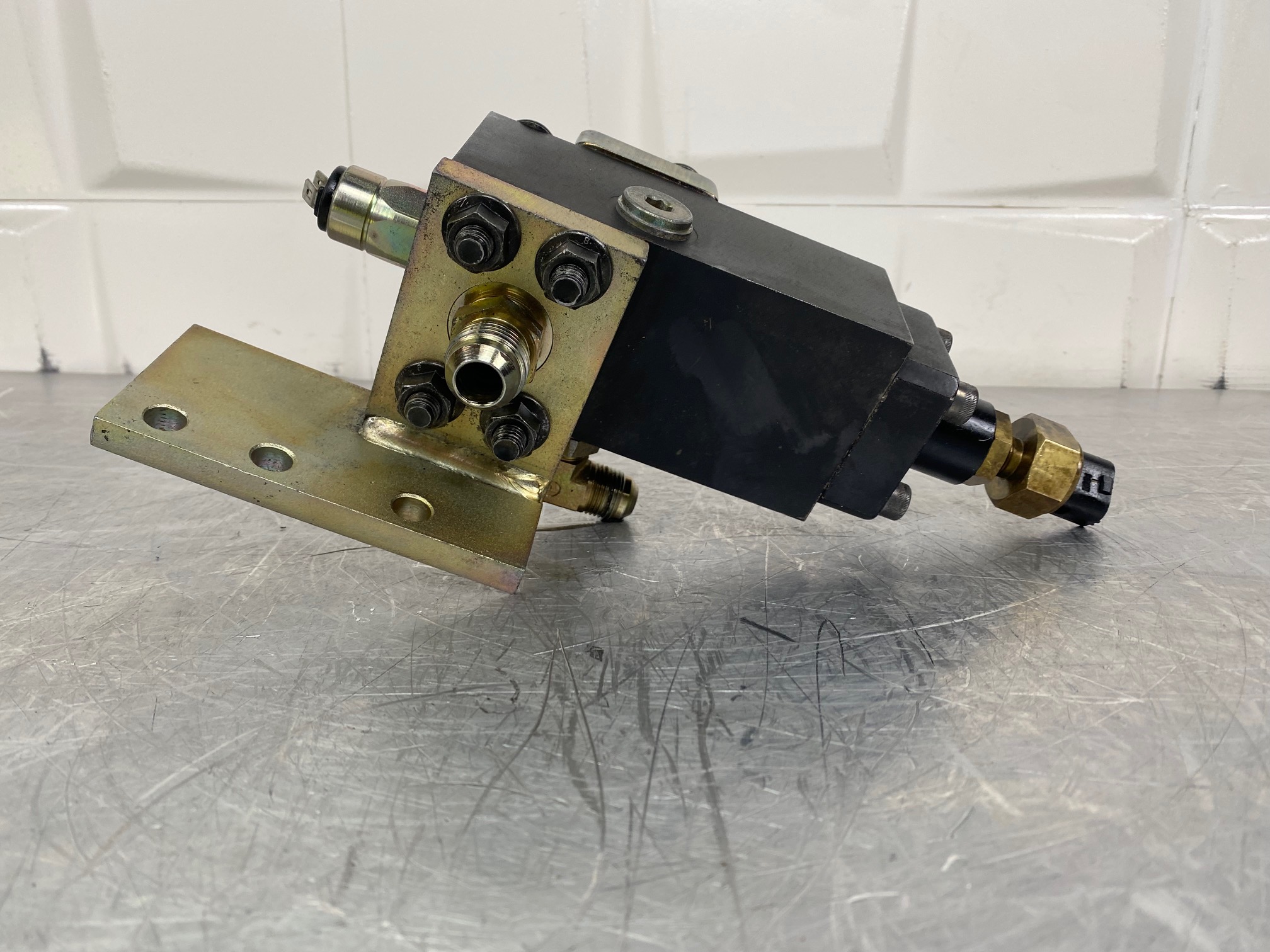 VOLVO L50C 11093673 - SENSOR DE DIRECCIÓN AUXILIAR - Imagen 2