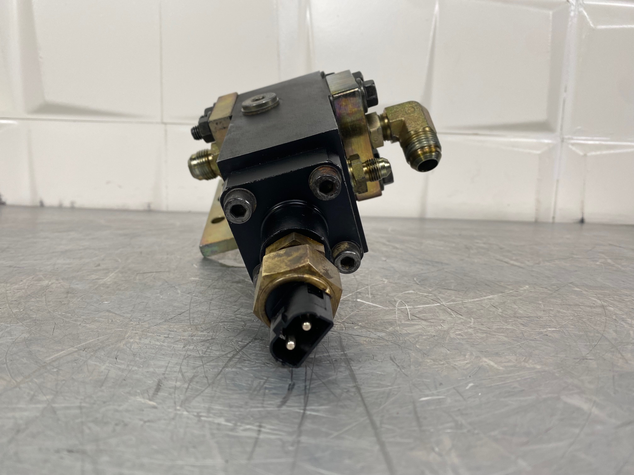 VOLVO L50C 11093673 - SENSOR DE DIRECCIÓN AUXILIAR - Imagen 3