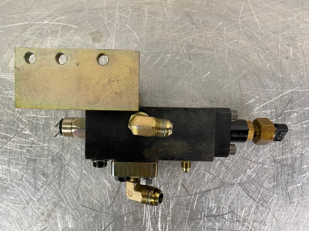 VOLVO L50C 11093673 - SENSOR DE DIRECCIÓN AUXILIAR - Imagen 7
