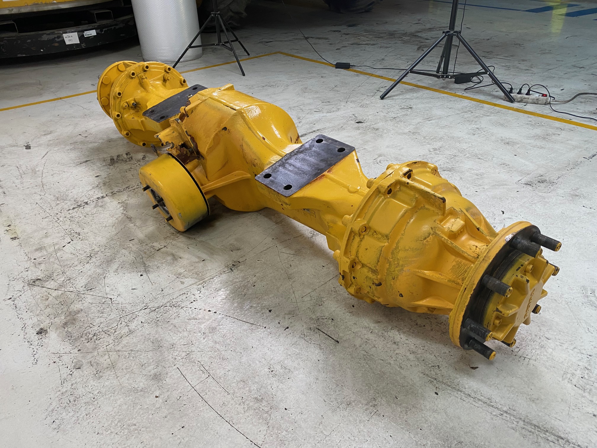 VOLVO L50C - VOE23819 - FRONT AXLE - Image 5