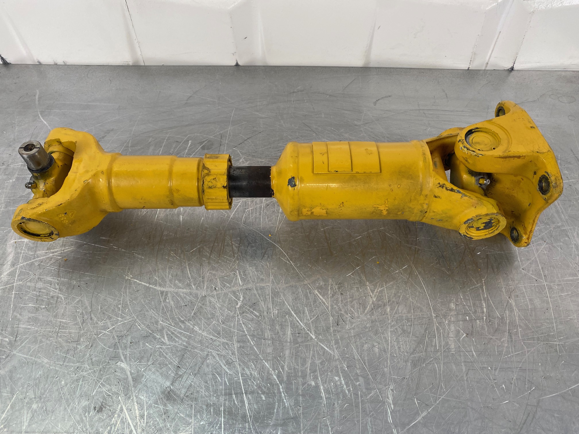 VOLVO L50C 11090165 - TRANSMISIÓN INTERMEDIA