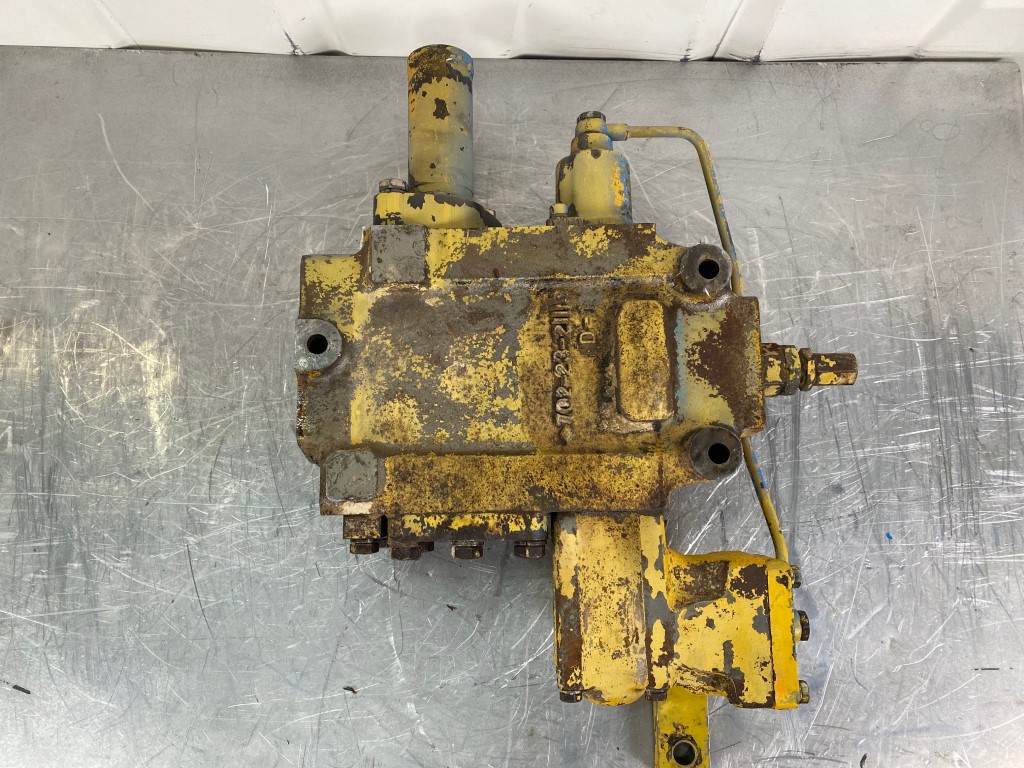KOMATSU WA500-1 - 702-23-22003 - STEERING VALVE - Image 7