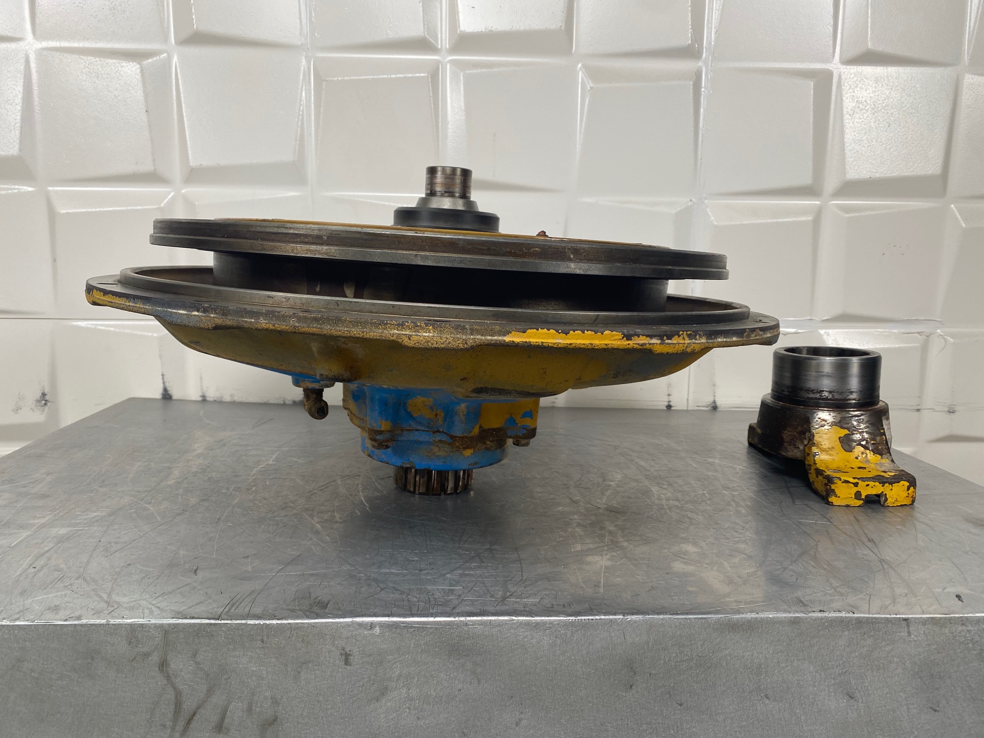 KOMATSU WA500-1 - 425-12-11004 - DAMPER - Image 2
