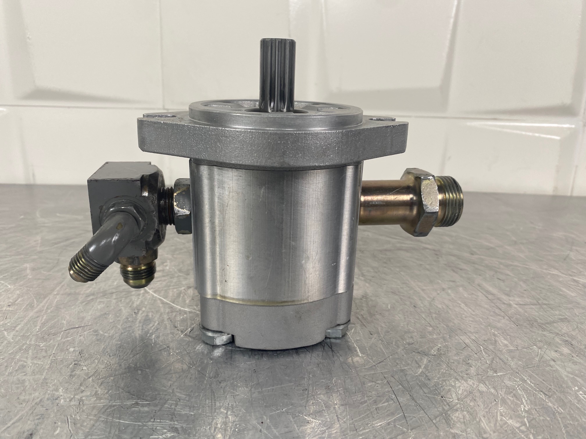 HITACHI ZX350LCN-3 - - PILOT PUMP - Image 4