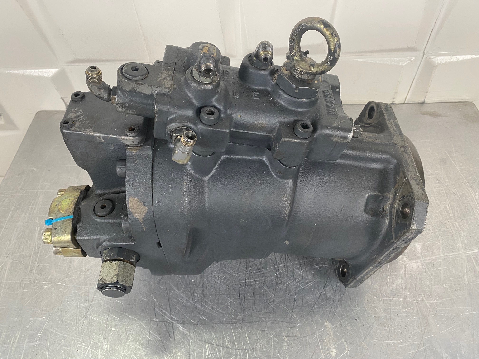 HITACHI ZX350LCN-3 - - MAIN HYDRAULIC PUMP HPV145H - Image 2