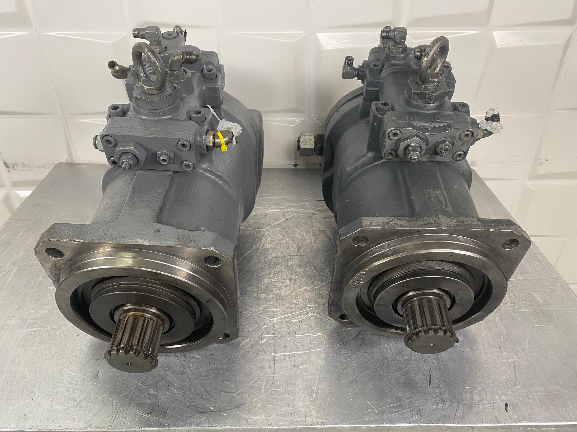 HITACHI ZX350LCN-3 - - MAIN HYDRAULIC PUMP HPV145H